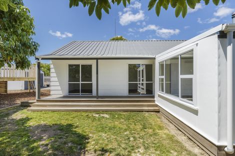 Photo of property in 19 Peppertree Glade, Kelvin Grove, Palmerston North, 4414