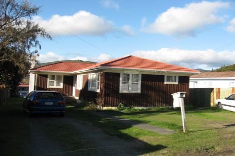 Photo of property in 48 Holland Street, Wainuiomata, Lower Hutt, 5014