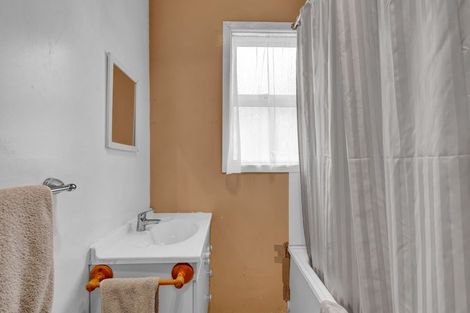 Photo of property in 44 Lorna Street, Lynmouth, New Plymouth, 4310