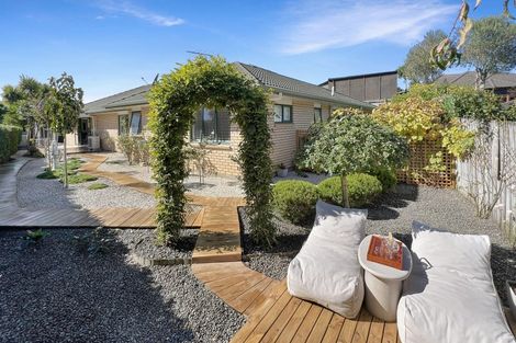 Photo of property in 15 Ina Ville Drive, Pukekohe, 2120