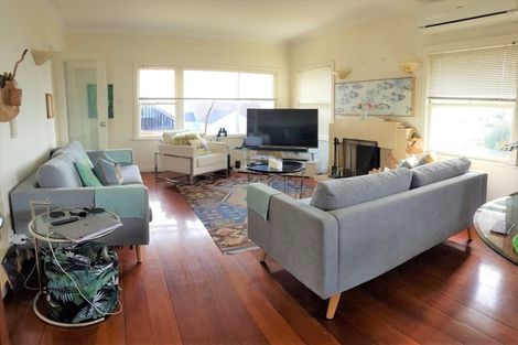 Photo of property in 85 Stanley Point Road, Stanley Point, Auckland, 0624