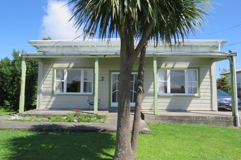 Photo of property in 128 Queen Street, Westport, 7825