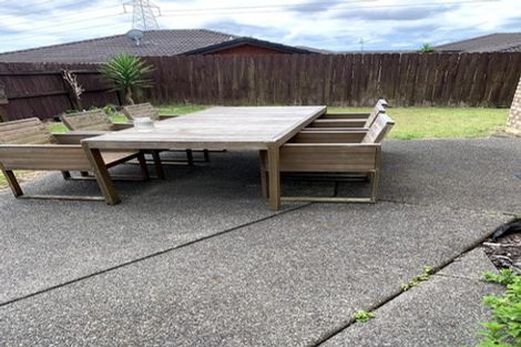 Photo of property in 16 Carrick Glen Avenue, Flat Bush, Auckland, 2019