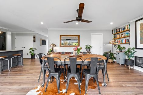 Photo of property in 39 Surf View Crescent, Red Beach, 0932