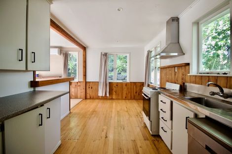 Photo of property in 5 Norman Road, Titirangi, Auckland, 0604