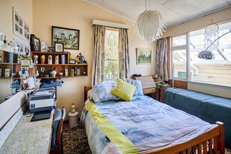 Photo of property in 30 Harbour View Road, Northland, Wellington, 6012