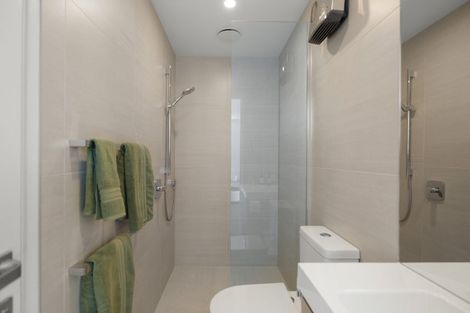 Photo of property in 16 Highlands Close, Queenstown, 9300