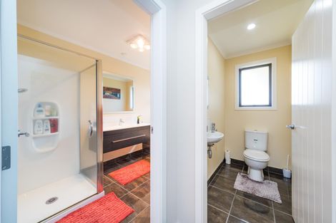 Photo of property in 2a Galea Grove, Kelvin Grove, Palmerston North, 4414