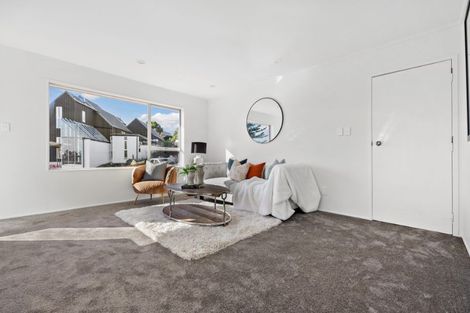 Photo of property in 1/27 Shanaway Rise, Hillcrest, Auckland, 0627