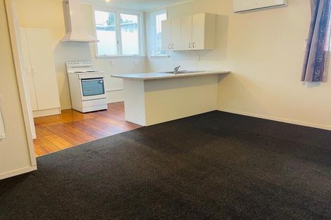 Photo of property in 22 Evans Road, Glen Eden, Auckland, 0602