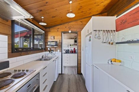 Photo of property in 2 Honnor Place, Hurdon, New Plymouth, 4310