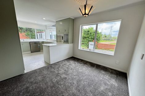 Photo of property in 6 Porter Avenue, Te Atatu South, Auckland, 0610