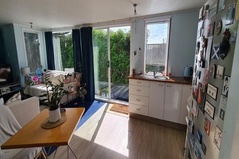 Photo of property in 81 Karepa Street, Brooklyn, Wellington, 6021