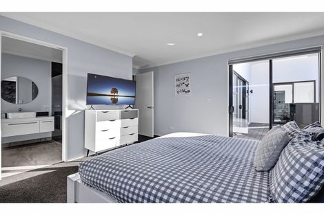 Photo of property in 33 Highgate Drive, Rangiora, 7400