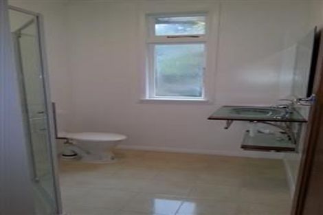 Photo of property in 2 Sugarloaf Road, Brooklyn, Wellington, 6021