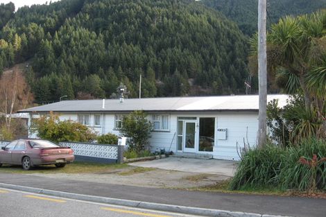 Photo of property in 10a&b Boundary Street, Queenstown, 9300