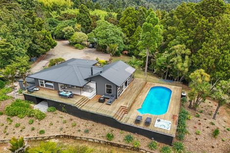 Photo of property in 91 Mountain Road, Henderson Valley, Auckland, 0612