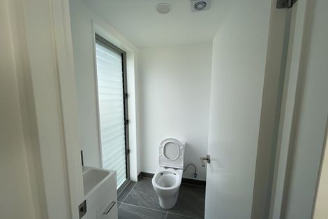 Photo of property in 17 Paparahi Place, Wainui, 0992