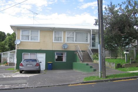 Photo of property in 1/9 College Road, Northcote, Auckland, 0627