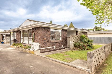 Photo of property in 2 Parkes Avenue, Saint Johns Hill, Whanganui, 4501