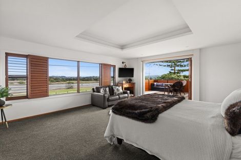 Photo of property in 62 Meeanee Quay, Westshore, Napier, 4110