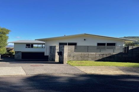 Photo of property in 43 Sunnyview Drive, Brown Owl, Upper Hutt, 5018