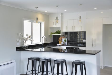 Photo of property in 60 Feist Street, Carterton, 5713