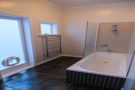 Photo of property in 174 Breaker Bay Road, Breaker Bay, Wellington, 6022