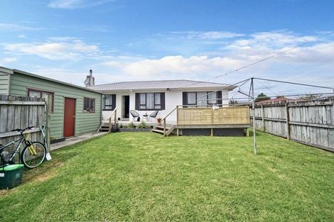 Photo of property in 12 Lee Street, Te Puke, 3119