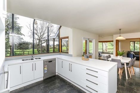Photo of property in 697 Frankley Road, Hurworth, New Plymouth, 4371