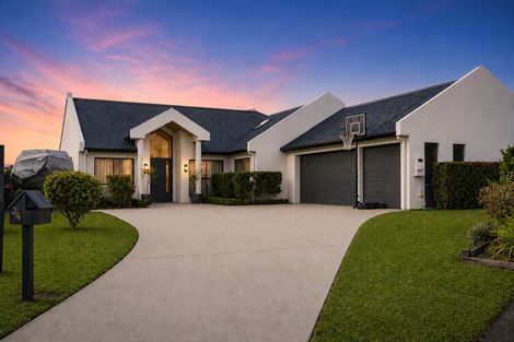 Photo of property in 34 Cranbrook Place, Rototuna North, Hamilton, 3210