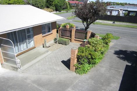 Photo of property in 1/68 Nortons Road, Avonhead, Christchurch, 8042