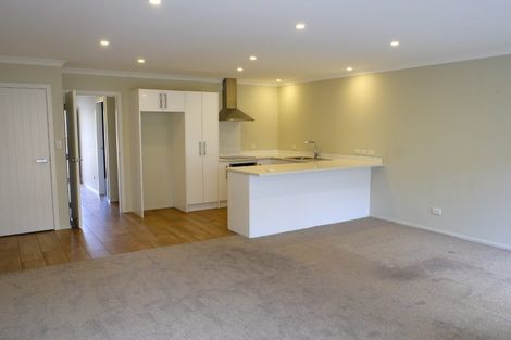 Photo of property in 19u2 Collins Avenue, Tawa, Wellington, 5028