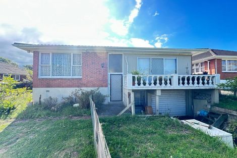 Photo of property in 204 Edmonton Road, Te Atatu South, Auckland, 0610