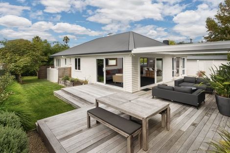 Photo of property in 28 Alfred Street, Northcote Point, Auckland, 0627
