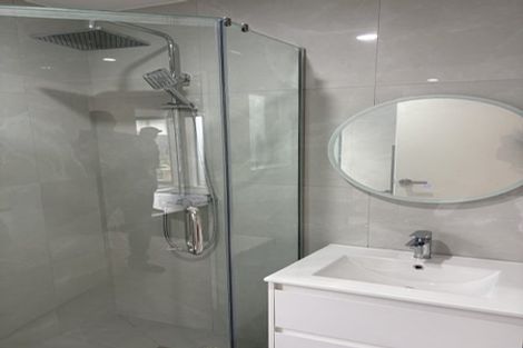 Photo of property in 58 Gossamer Drive, Pakuranga Heights, Auckland, 2010