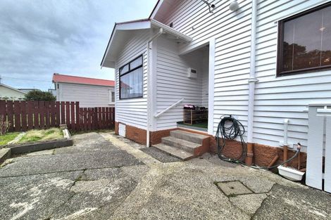 Photo of property in 101 The Parade, Island Bay, Wellington, 6023