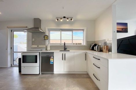 Photo of property in 18 Awatea Road, Hornby, Christchurch, 8042