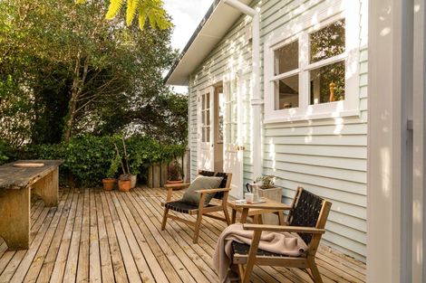 Photo of property in 2 Paparangi Crescent, Paparangi, Wellington, 6037