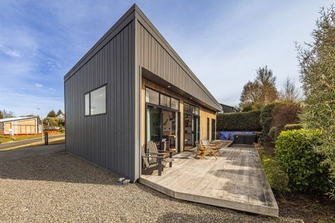 Photo of property in 10 Kowhai Heights, Ohakune, 4625