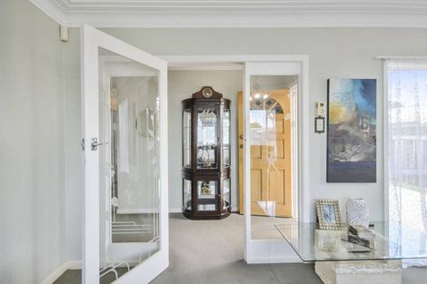 Photo of property in 20 Peachgrove Road, Te Atatu Peninsula, Auckland, 0610