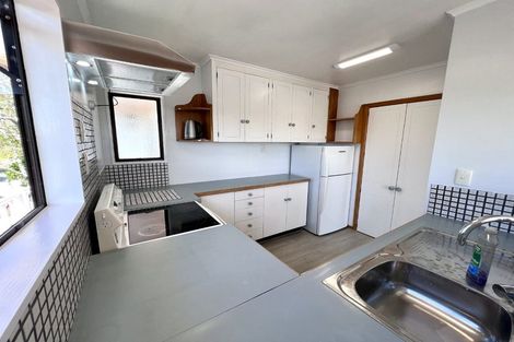 Photo of property in 6 Higham Ferrers Place, Red Beach, 0932