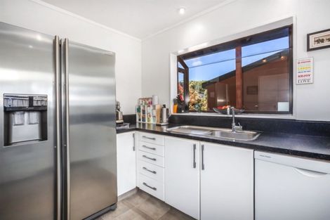 Photo of property in 9 Seagull Place, Whitby, Porirua, 5024