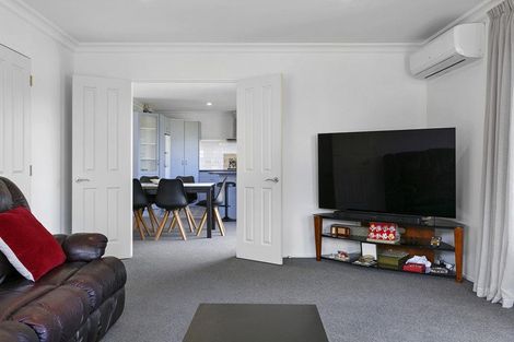 Photo of property in 94 Harvey Street, Waipahihi, Taupo, 3330