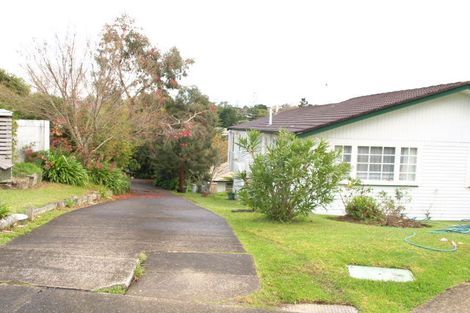 Photo of property in 28 Bert Wilson Place, Cockle Bay, Auckland, 2014