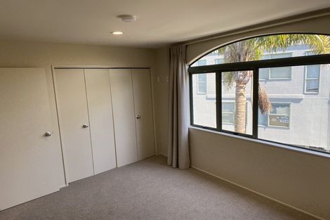 Photo of property in 8/19 Ocean View Road, Hillcrest, Auckland, 0627