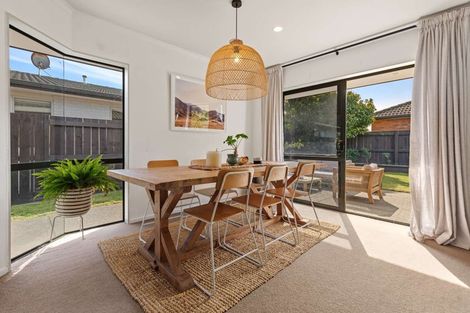 Photo of property in 11 Gibson Place, Papamoa Beach, Papamoa, 3118