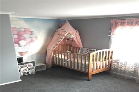 Photo of property in 9 Grove Way, Riverhead, 0820