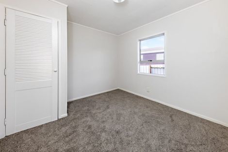 Photo of property in 3 Bundena Place, Clendon Park, Auckland, 2103