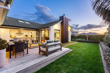 Photo of property in 1 Tupare Place, Highlands Park, New Plymouth, 4312